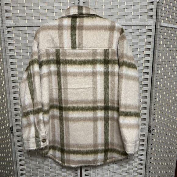 American Eagle Fuzzy Shacket Women’s L Ivory Plaid Heavy Wool Blend Oversized - Picture 2 of 12